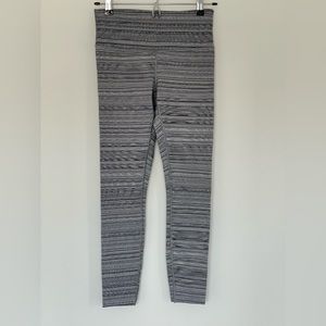 Athleta XS Athletic Jaquard Chatutanga Mid Rise Ankle Yoga Pants Leggings